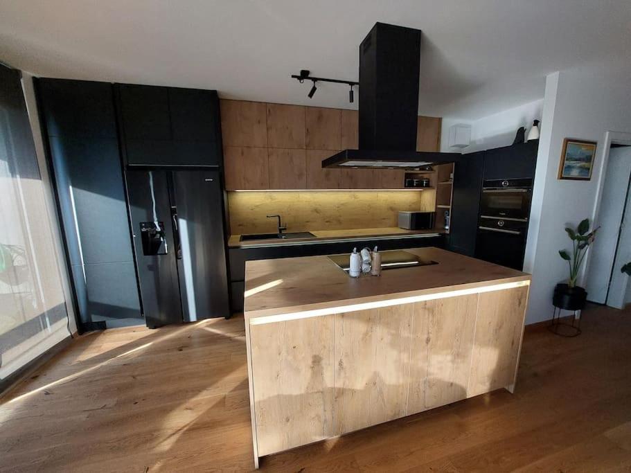 Luxury Apartment Любляна Экстерьер фото